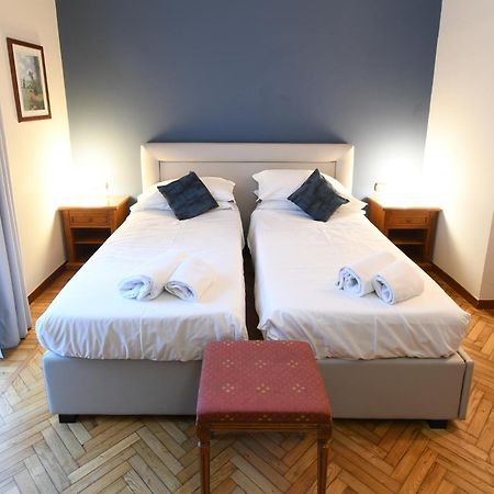 Hotel Cavour Rapallo Exterior photo