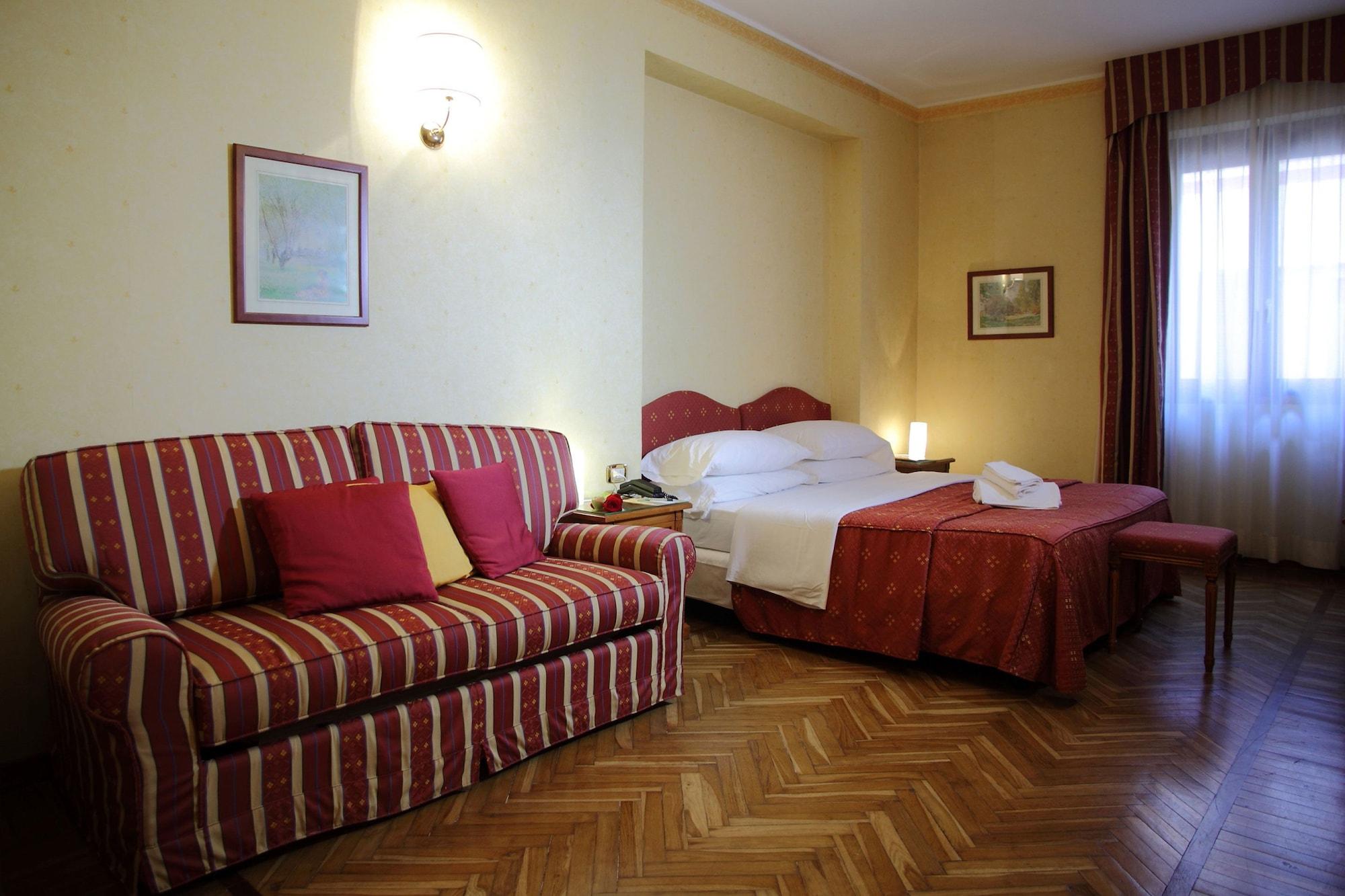 Hotel Cavour Rapallo Exterior photo