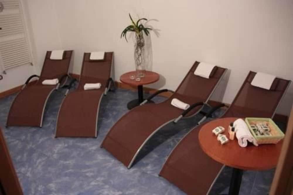 Hotel Cavour Rapallo Exterior photo