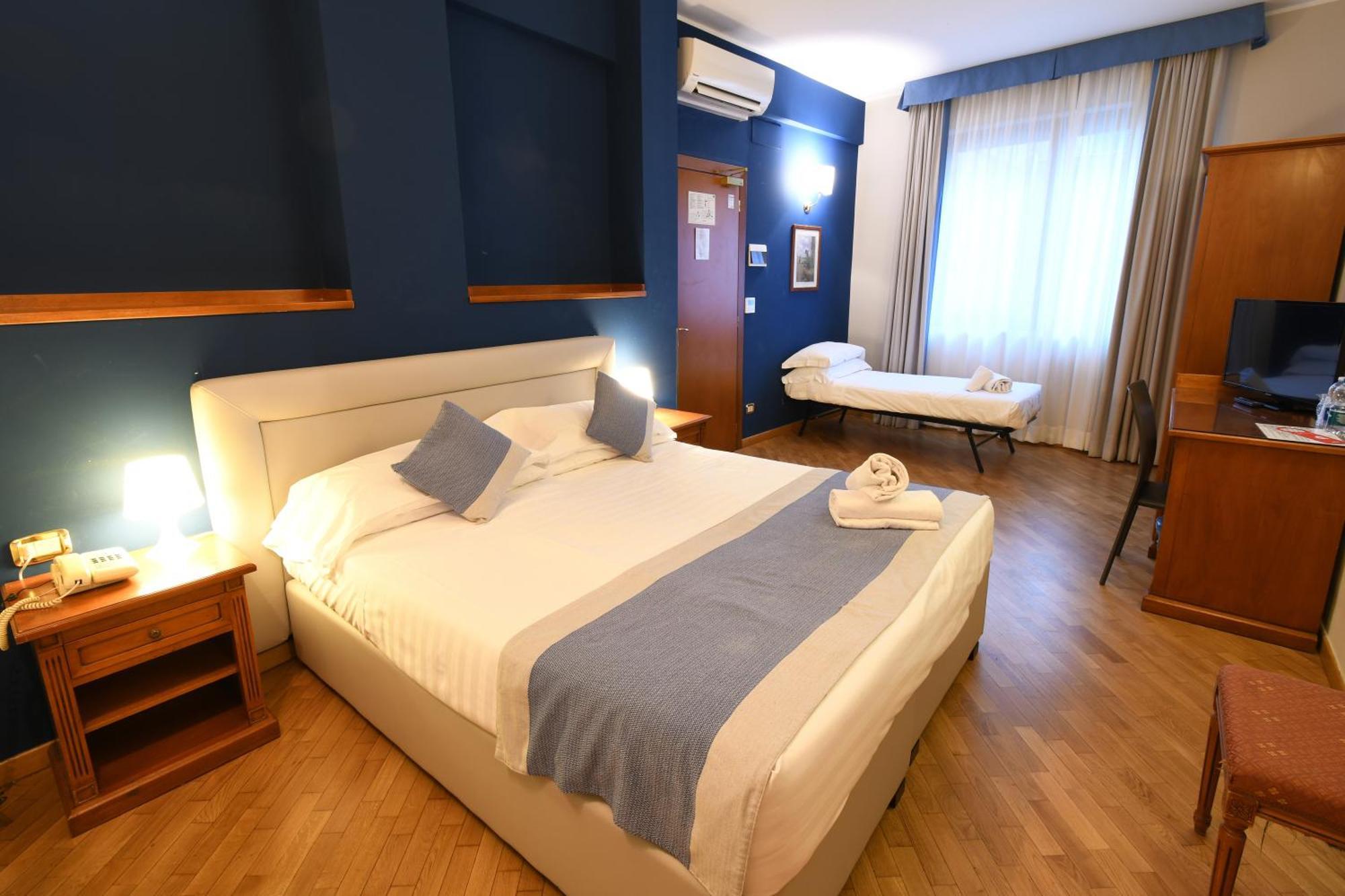 Hotel Cavour Rapallo Exterior photo