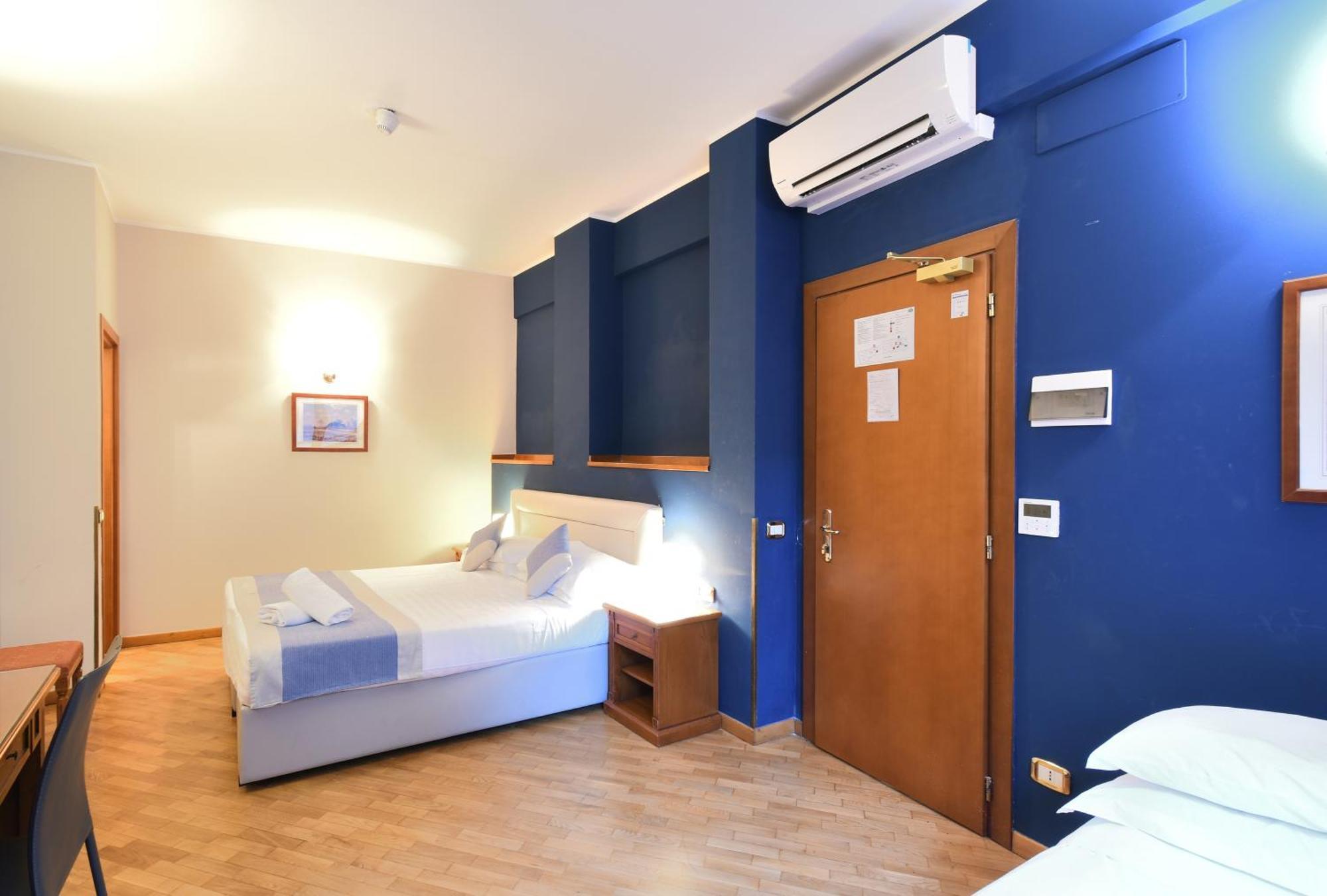 Hotel Cavour Rapallo Exterior photo