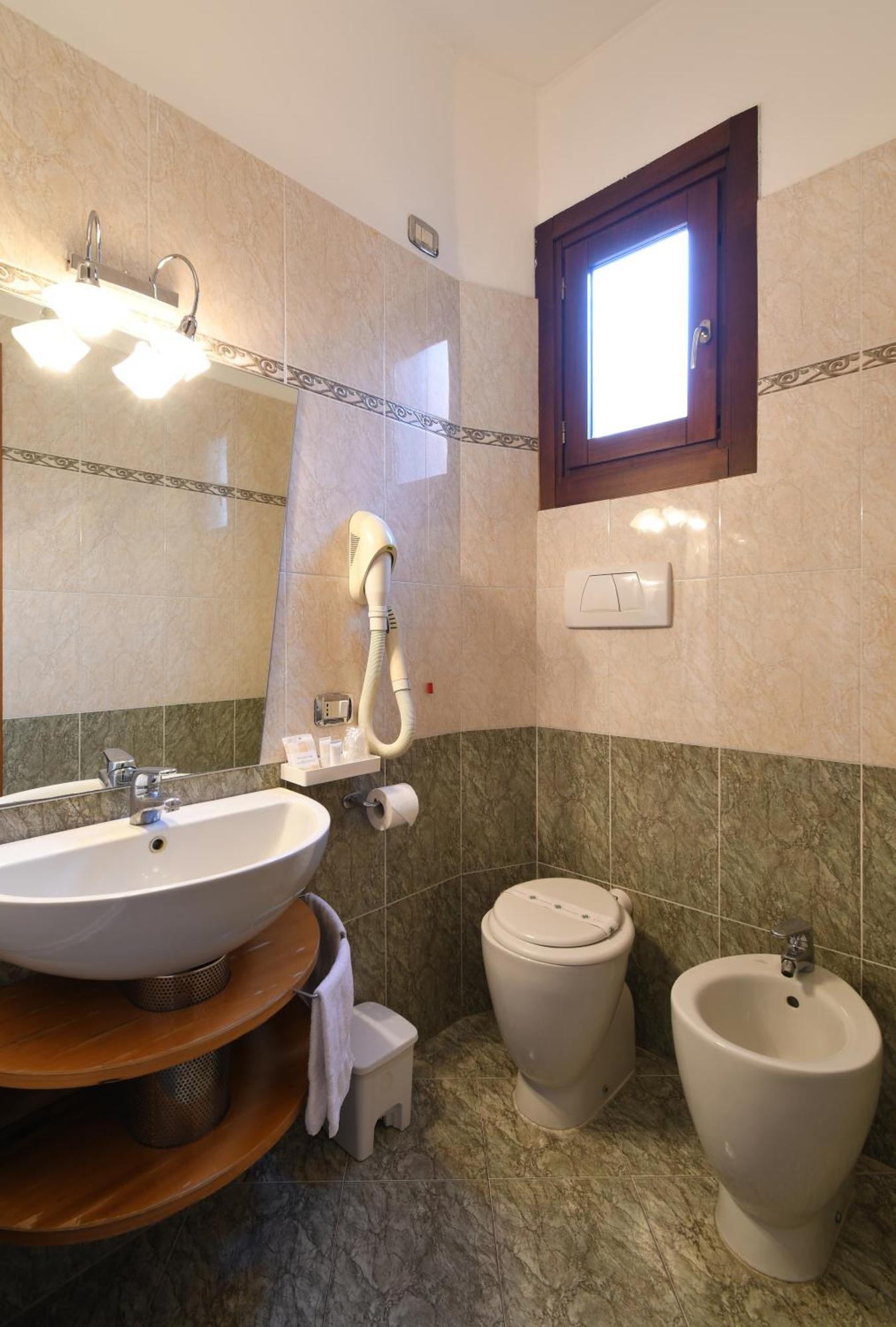 Hotel Cavour Rapallo Exterior photo