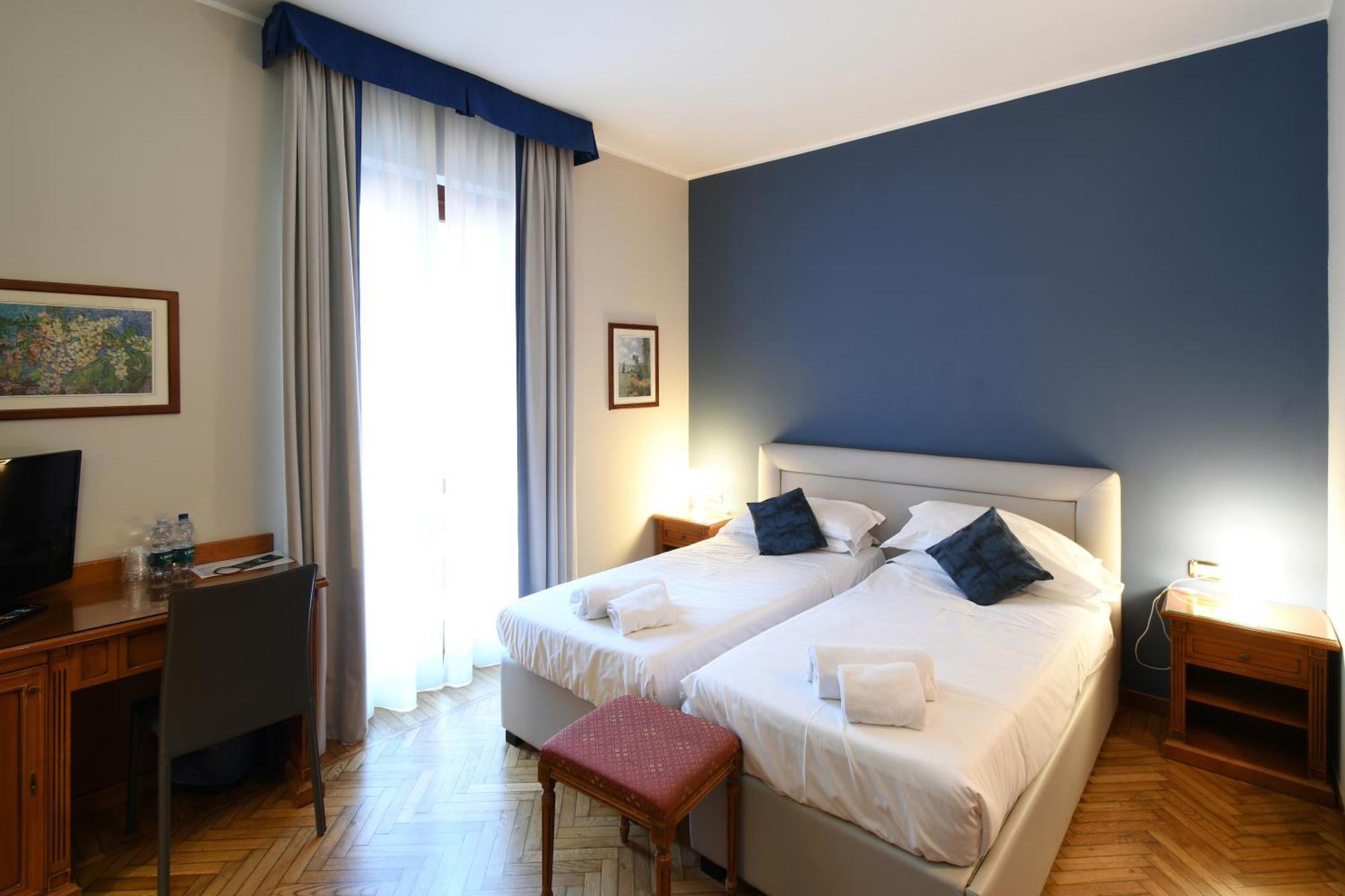 Hotel Cavour Rapallo Exterior photo