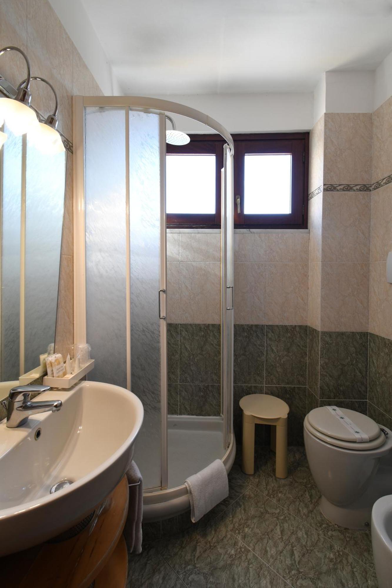 Hotel Cavour Rapallo Exterior photo
