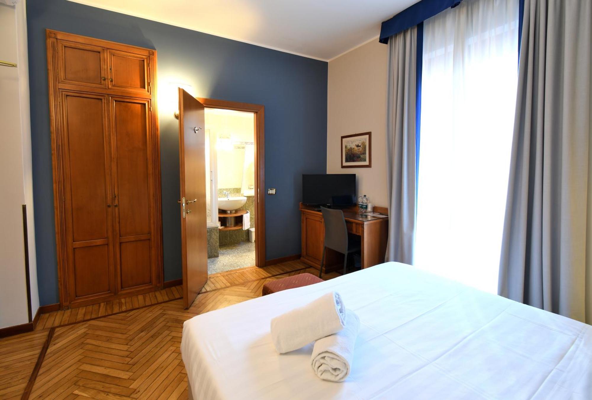 Hotel Cavour Rapallo Exterior photo