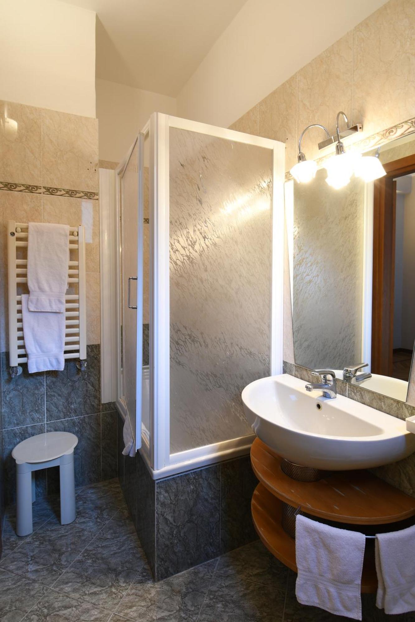 Hotel Cavour Rapallo Exterior photo