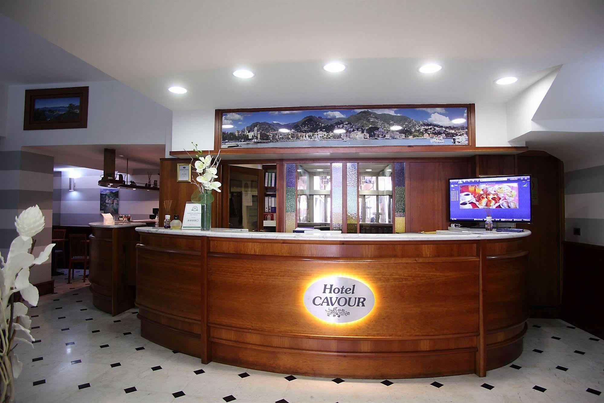 Hotel Cavour Rapallo Exterior photo
